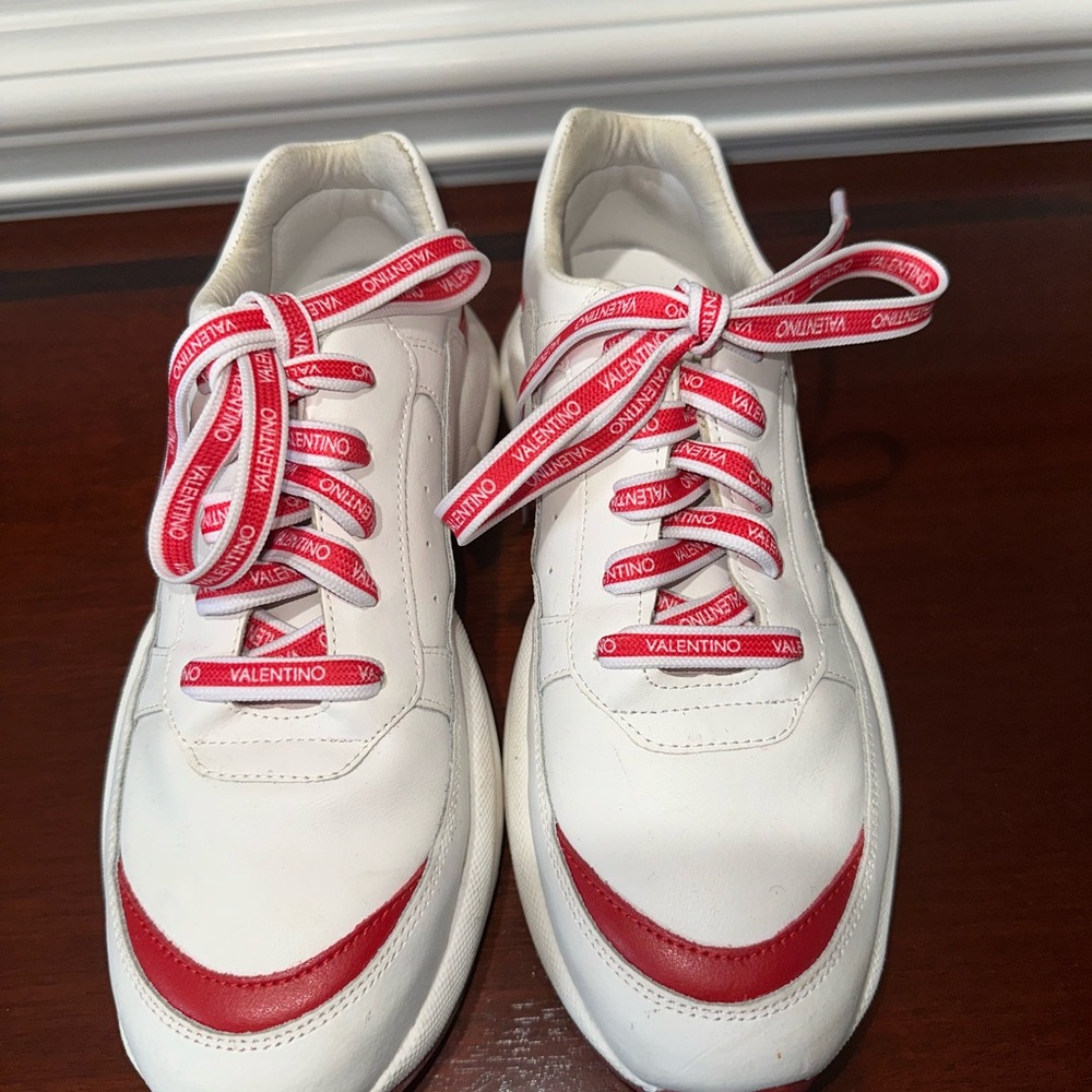 VALENTINO, WOMENS RED/WHITE, ITALIAN-MADE DESIGNER LEATHER SNEAKERS    Size: 9.5